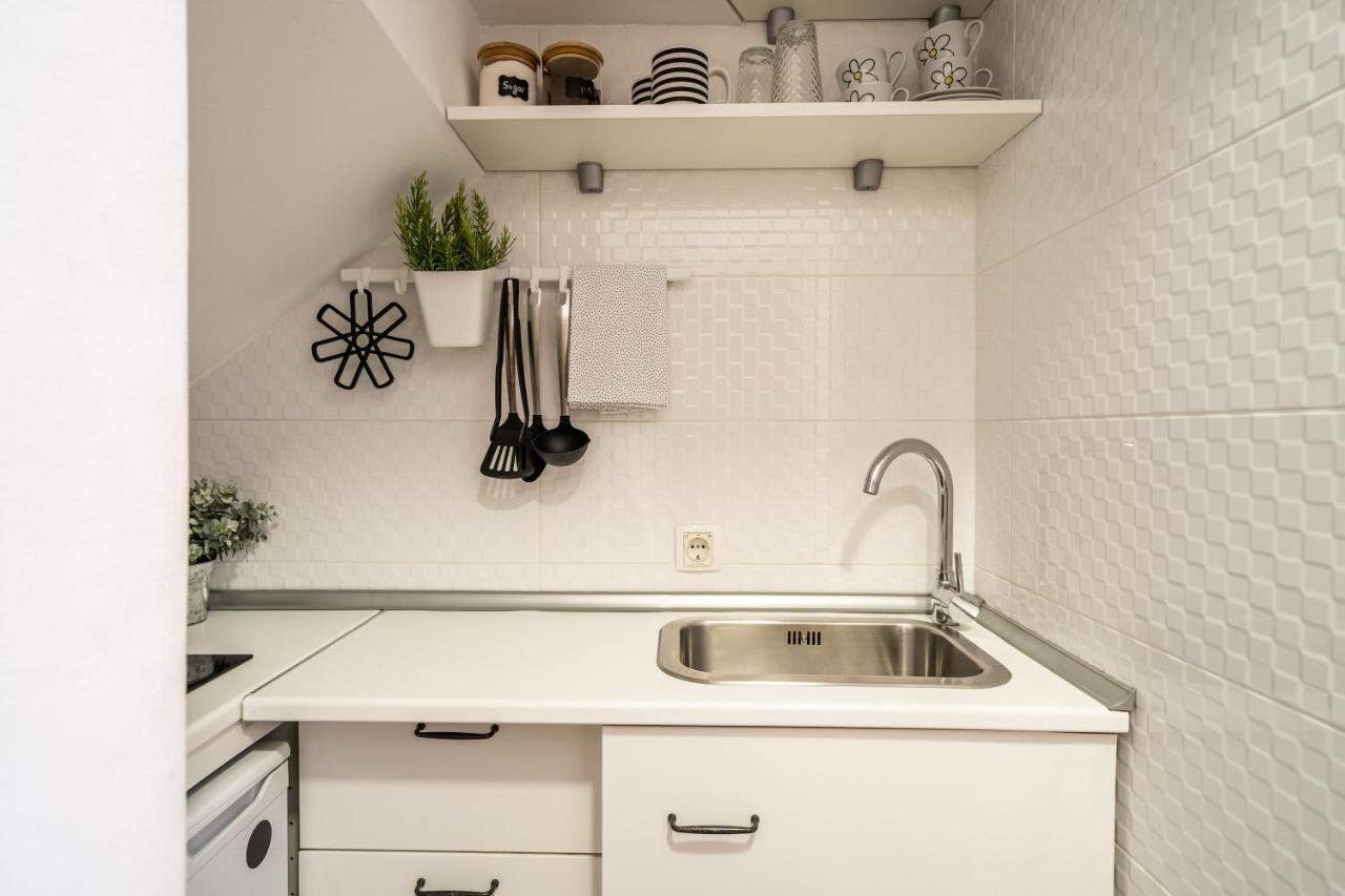 Stay U-Nique Studio Apartment In 奥拉萨奇 外观 照片
